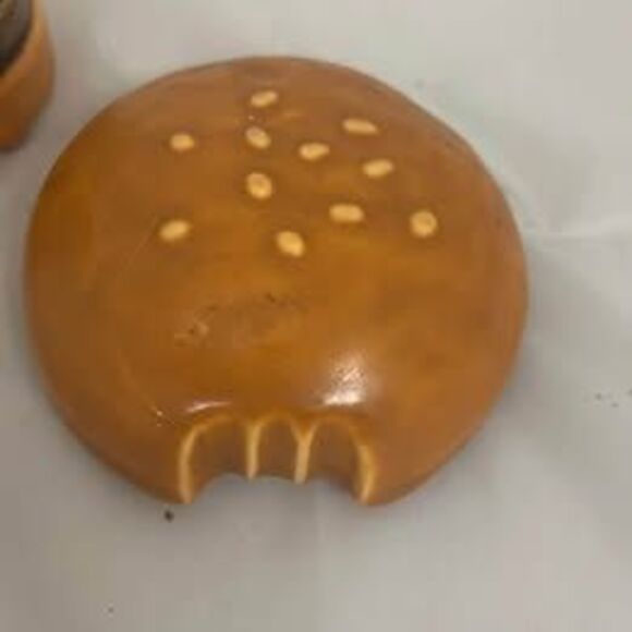 Hamburger ceramic trinket box - Picture 3 of 5